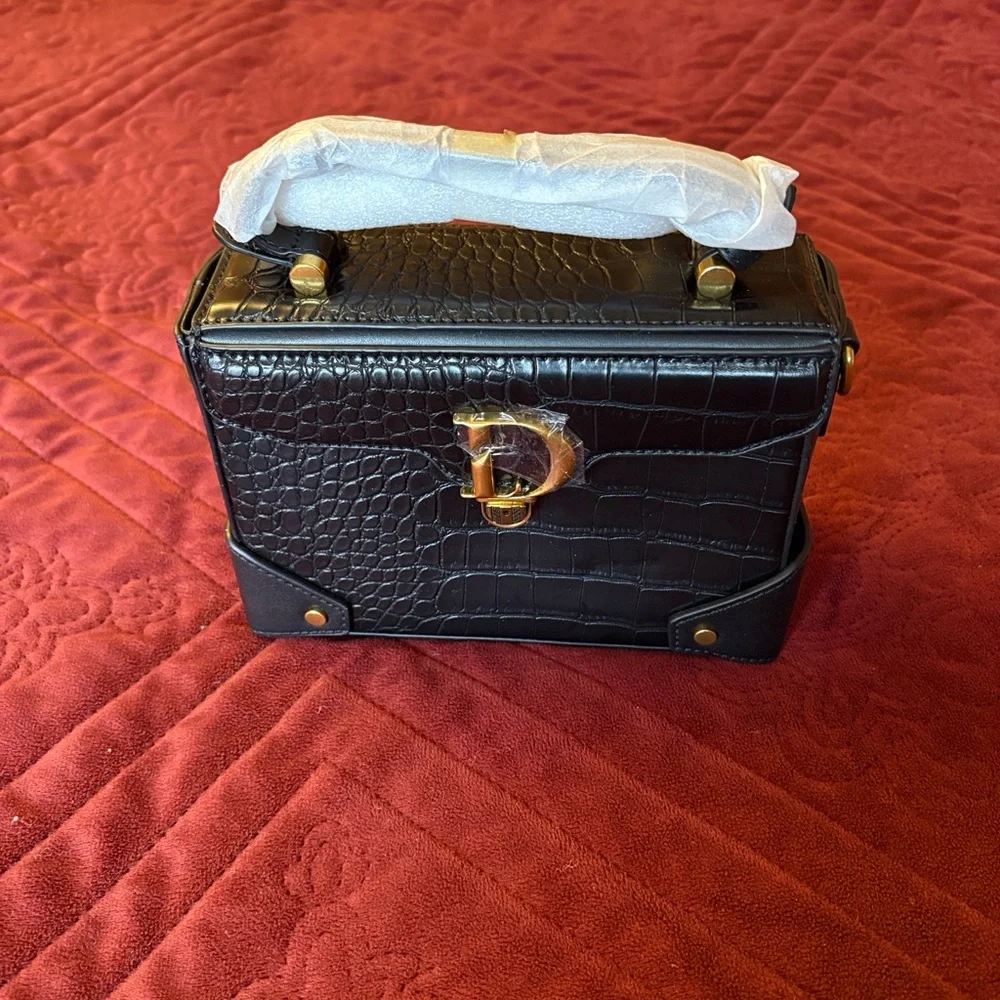 Elegant Black Crocodile Pattern Briefcase